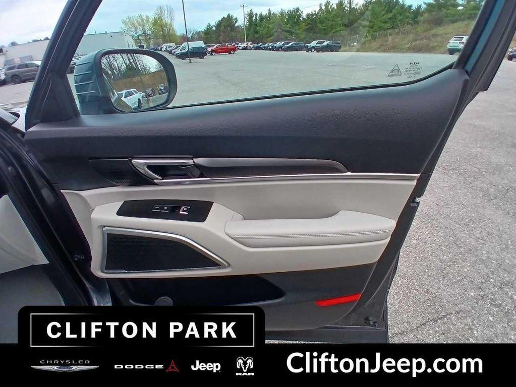 used 2024 Kia Telluride car, priced at $35,449