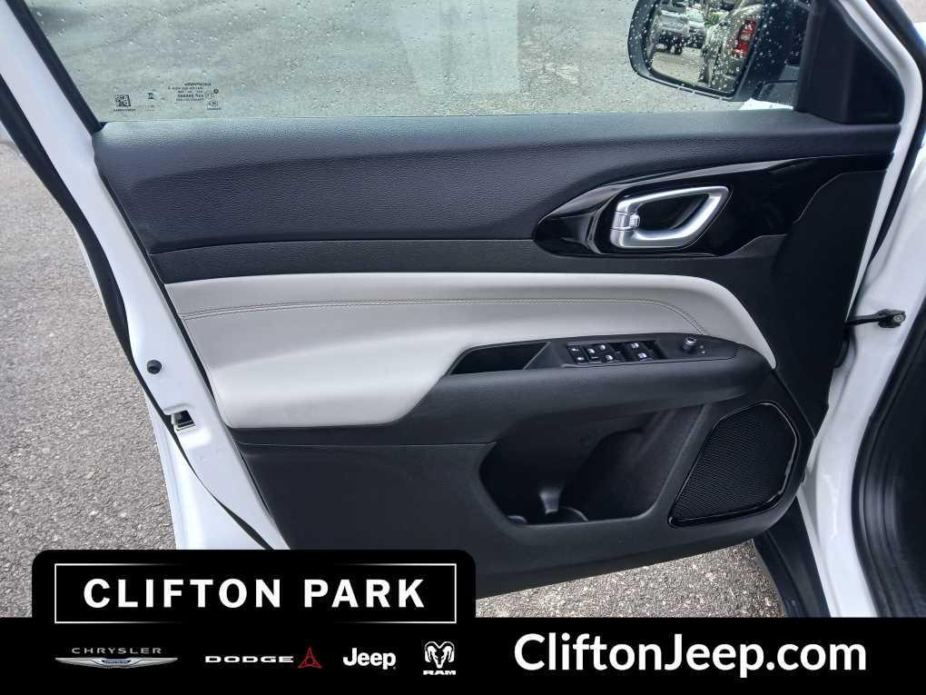 used 2025 Jeep Compass car, priced at $26,047