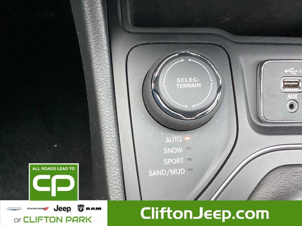 used 2020 Jeep Cherokee car, priced at $21,900