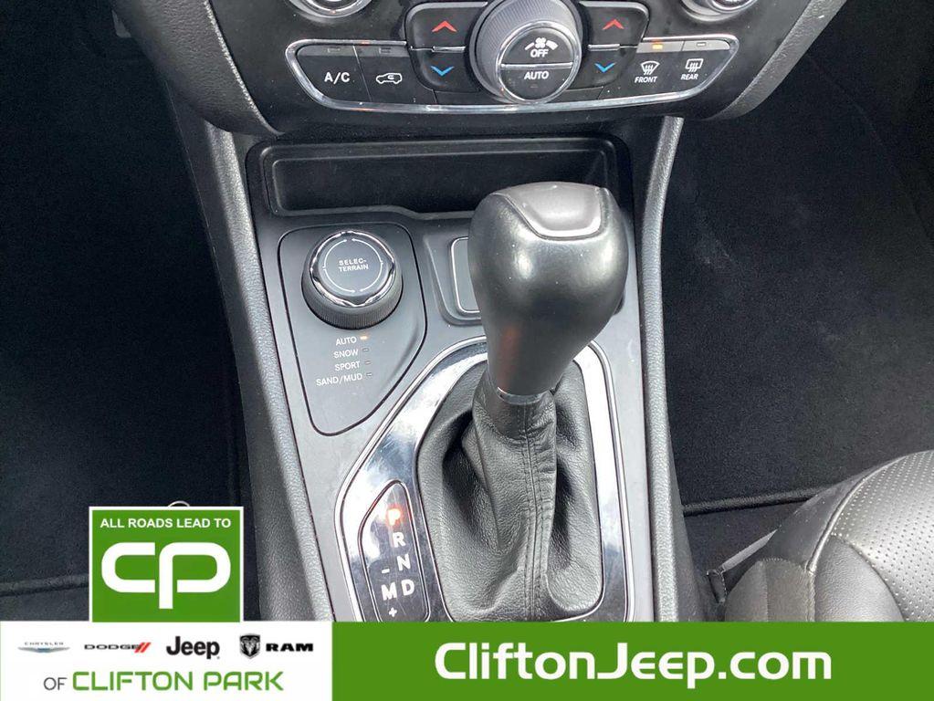 used 2023 Jeep Cherokee car, priced at $20,599