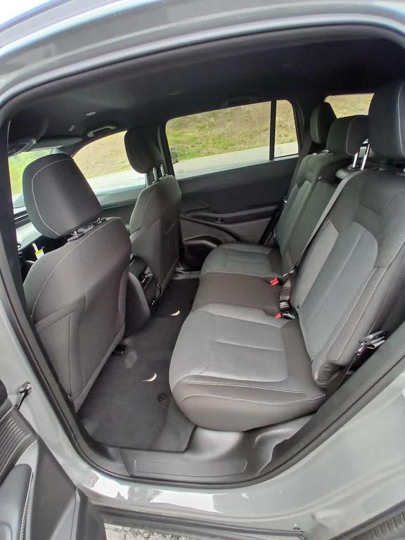 new 2026 Jeep Cherokee car, priced at $38,315