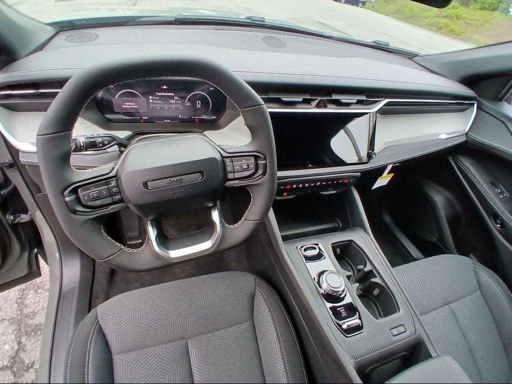 new 2026 Jeep Cherokee car, priced at $38,315