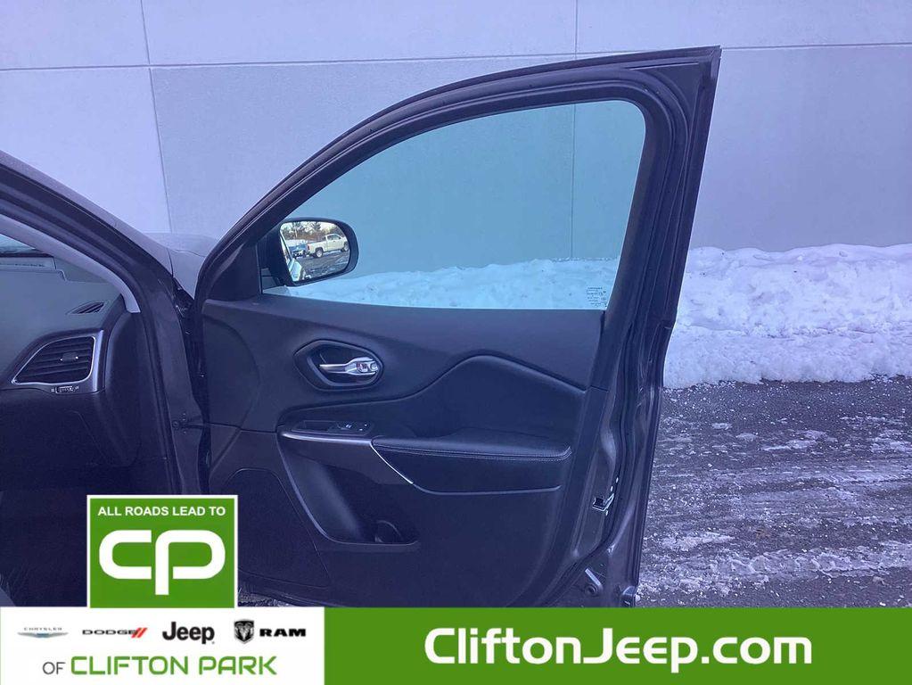 used 2019 Jeep Cherokee car, priced at $17,400