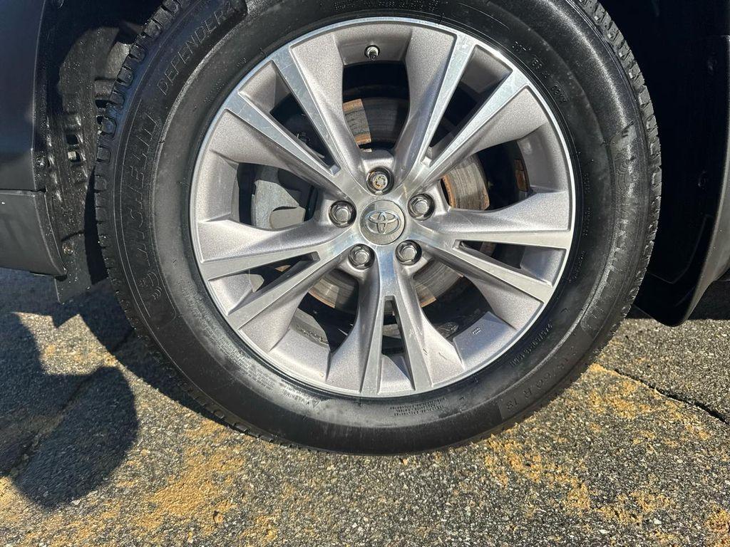 used 2014 Toyota Highlander car, priced at $12,990