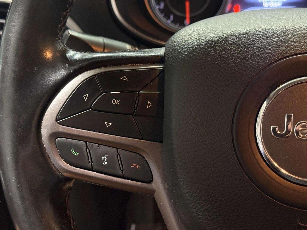 used 2020 Jeep Cherokee car, priced at $15,449