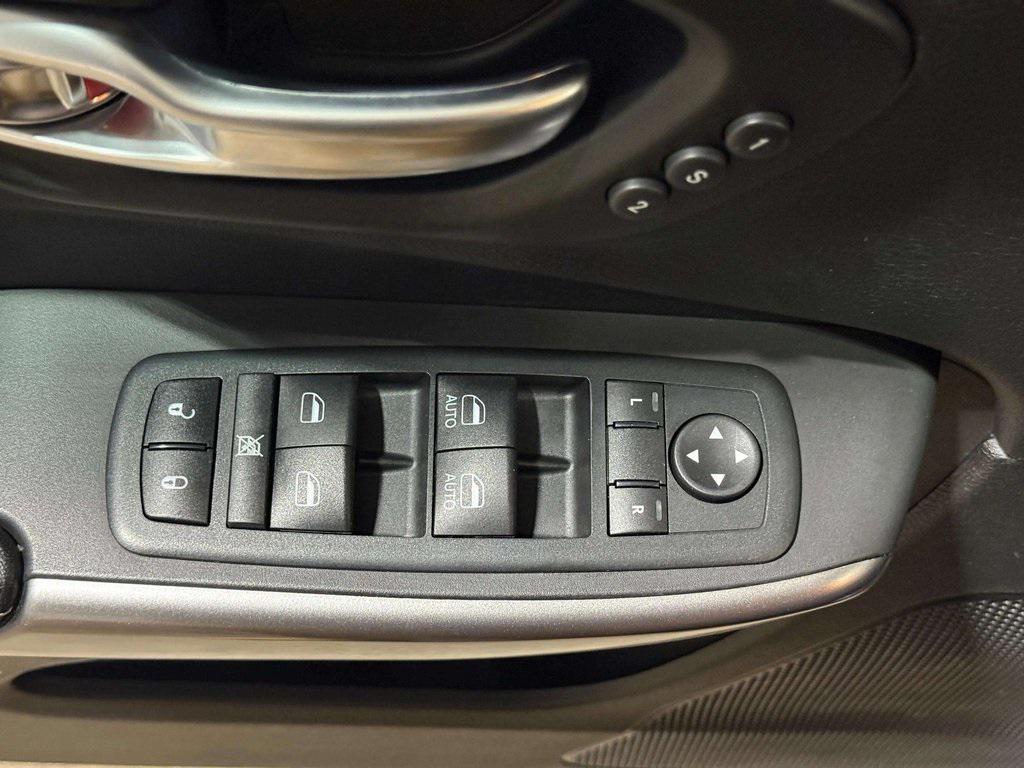 used 2020 Jeep Cherokee car, priced at $15,449