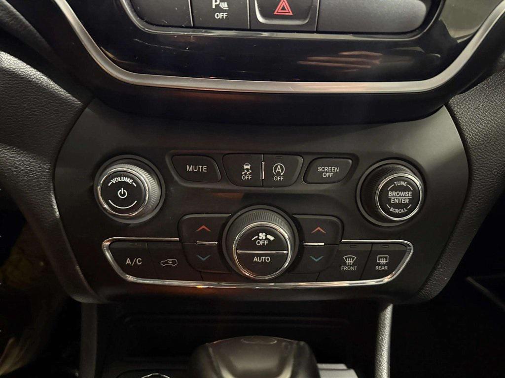 used 2020 Jeep Cherokee car, priced at $15,449