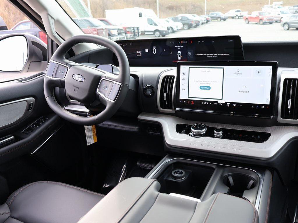 new 2025 Ford Expedition car, priced at $72,958