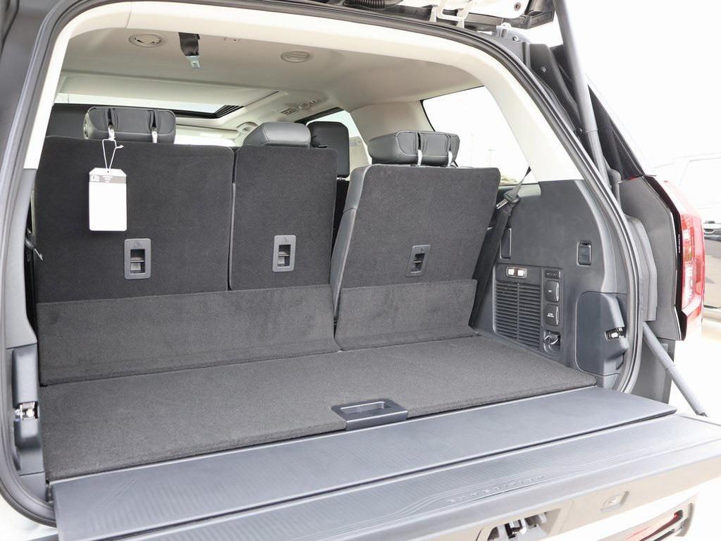 new 2025 Ford Expedition car, priced at $72,958