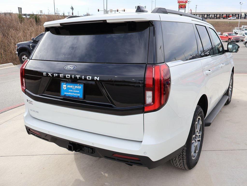 new 2025 Ford Expedition car, priced at $72,958