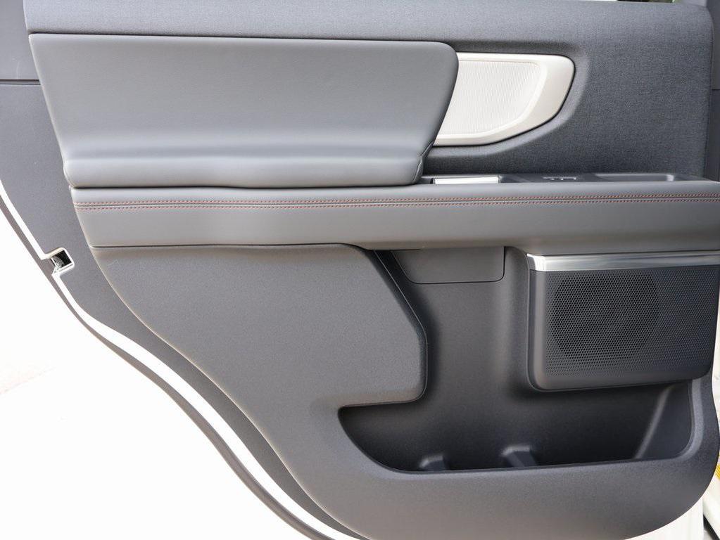 new 2025 Ford Expedition car, priced at $72,958