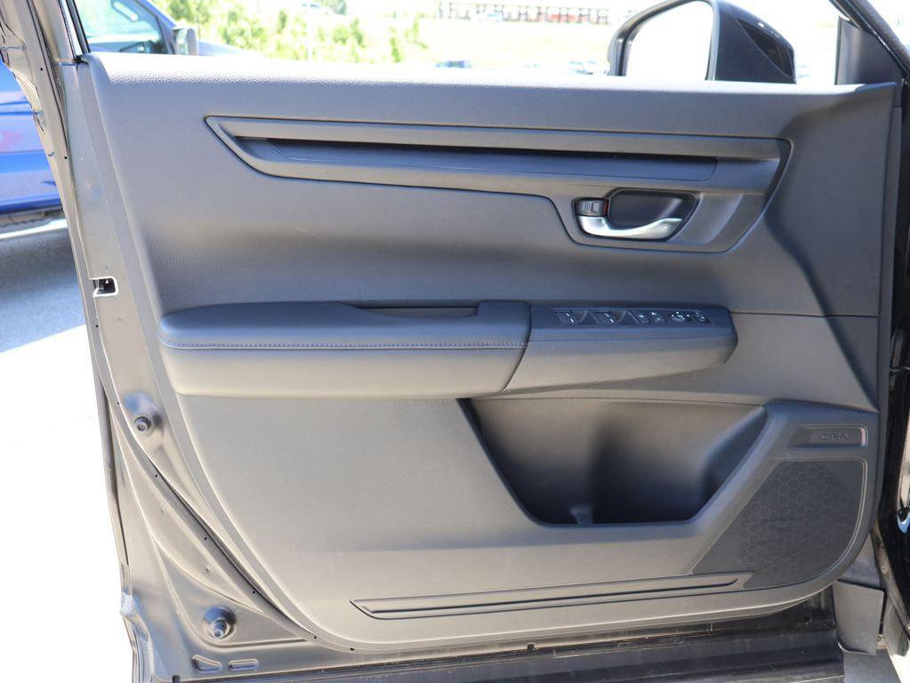 used 2025 Honda CR-V car, priced at $28,548