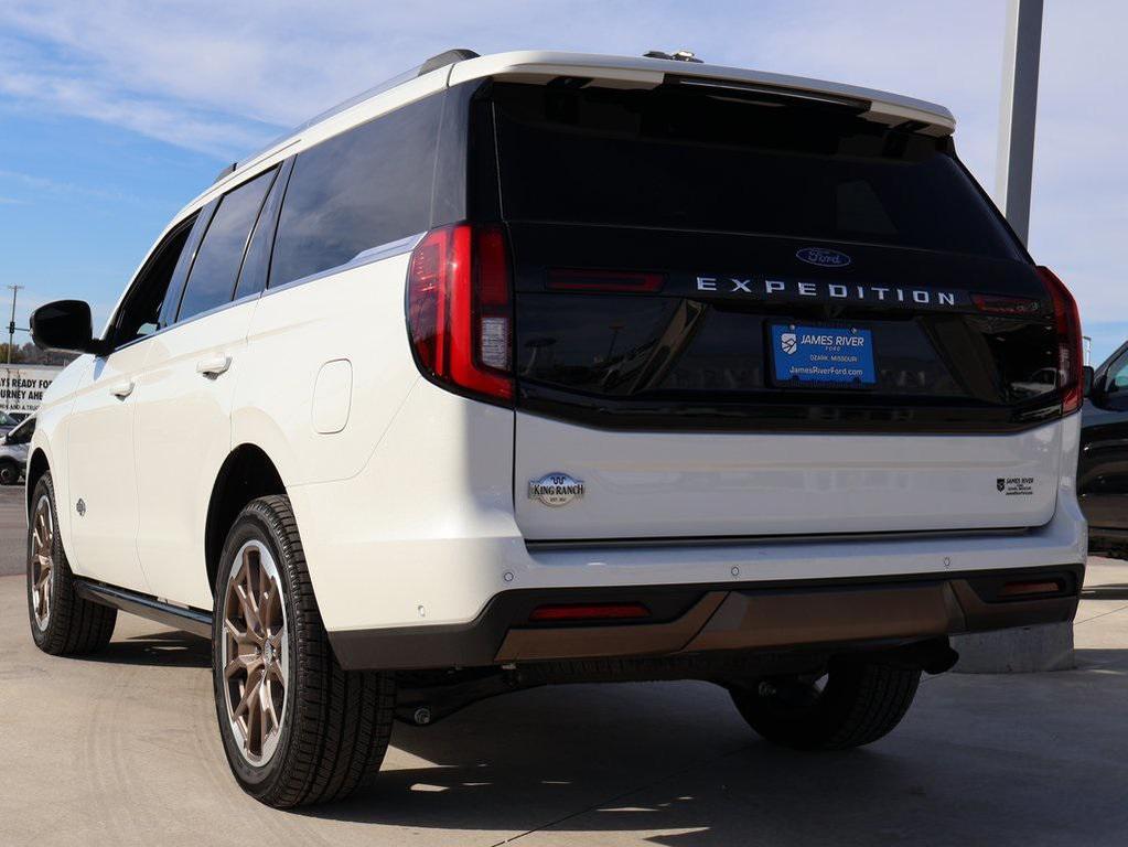 new 2025 Ford Expedition car, priced at $85,934