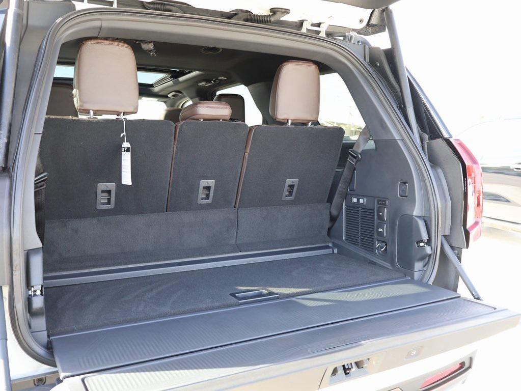 new 2025 Ford Expedition car, priced at $85,934