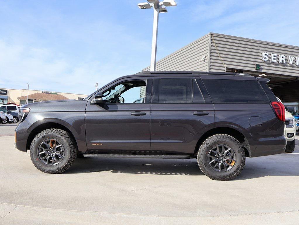 new 2025 Ford Expedition car, priced at $83,901
