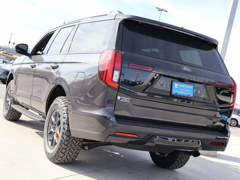 new 2025 Ford Expedition car, priced at $83,901