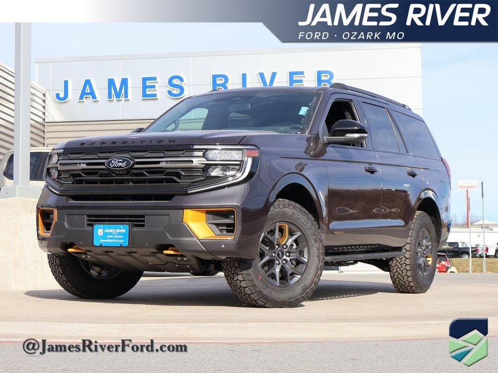 new 2025 Ford Expedition car, priced at $83,901