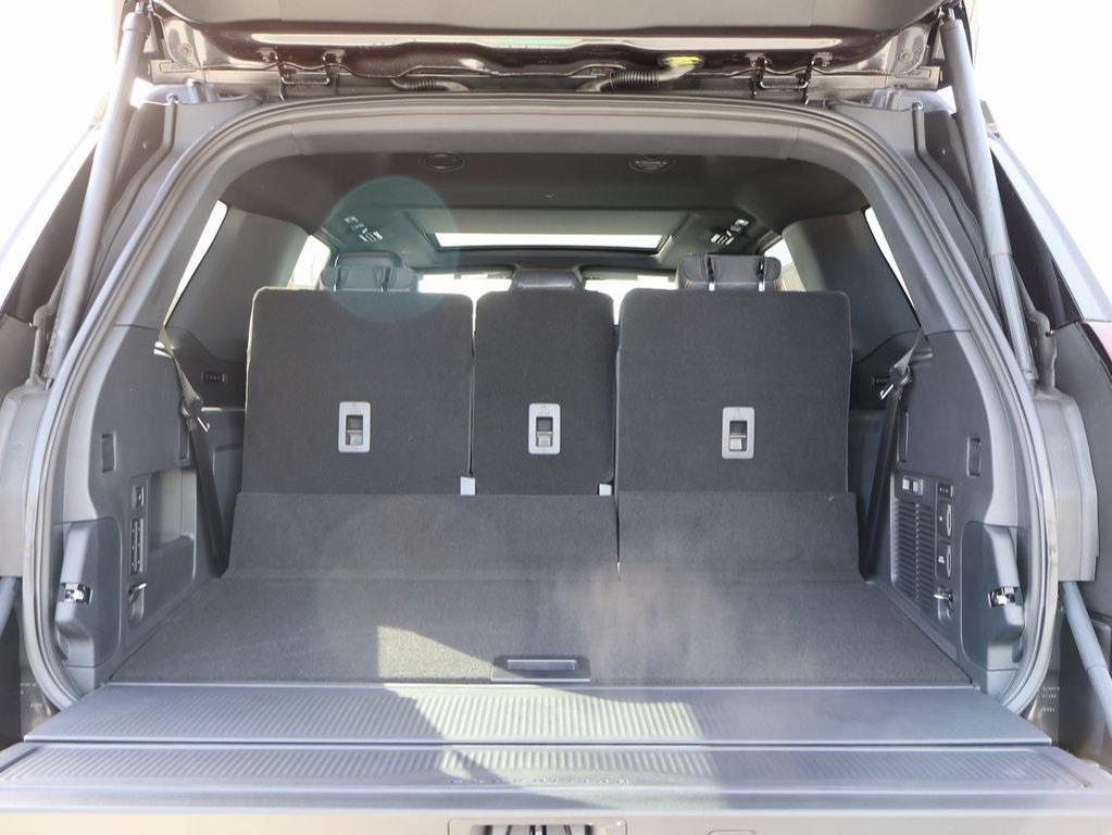 new 2025 Ford Expedition car, priced at $83,901