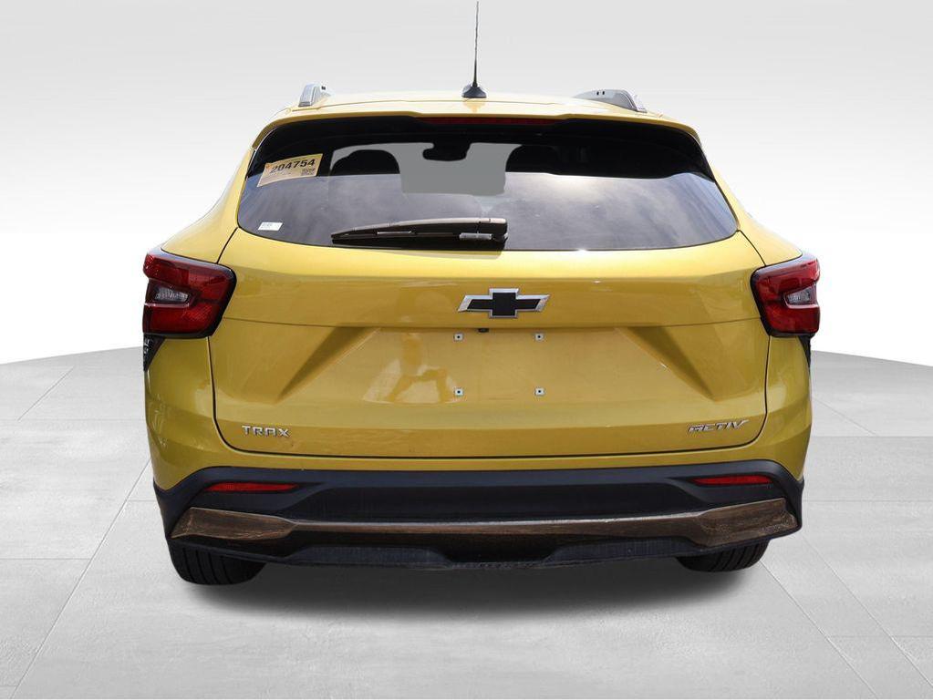 used 2024 Chevrolet Trax car, priced at $24,271