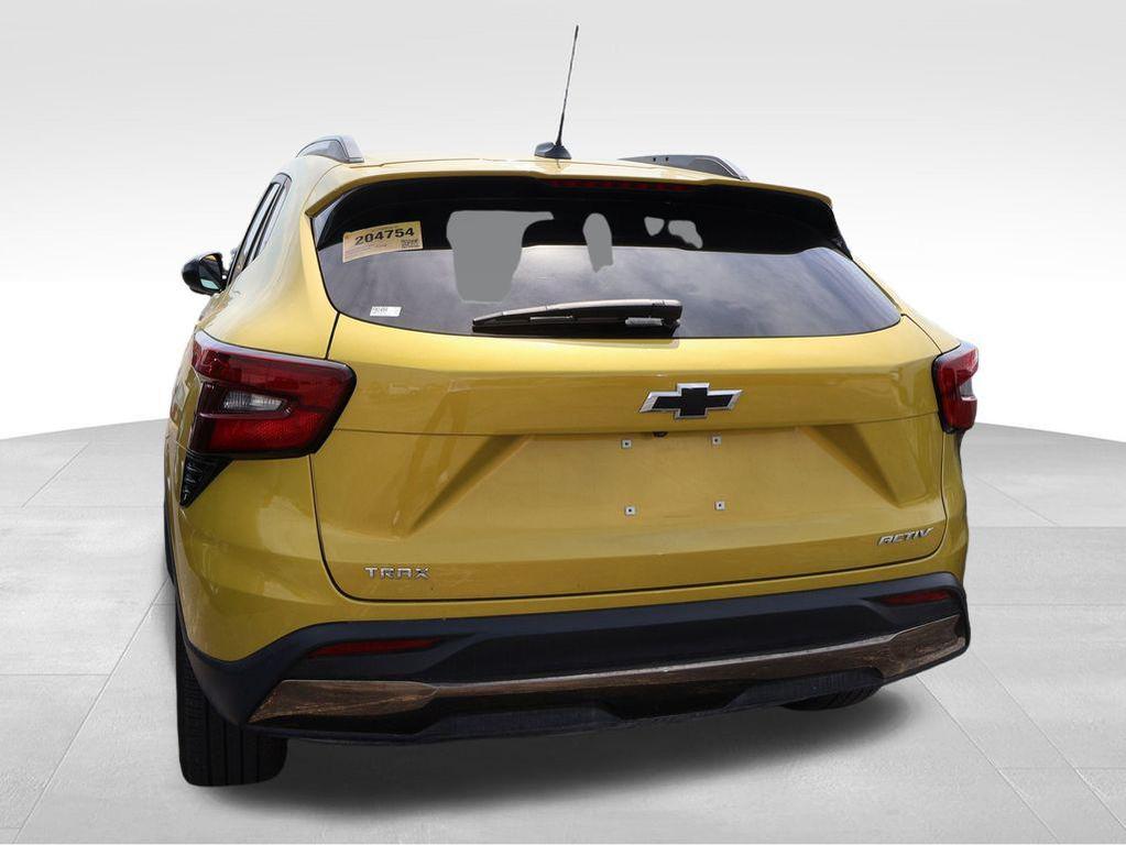 used 2024 Chevrolet Trax car, priced at $24,271