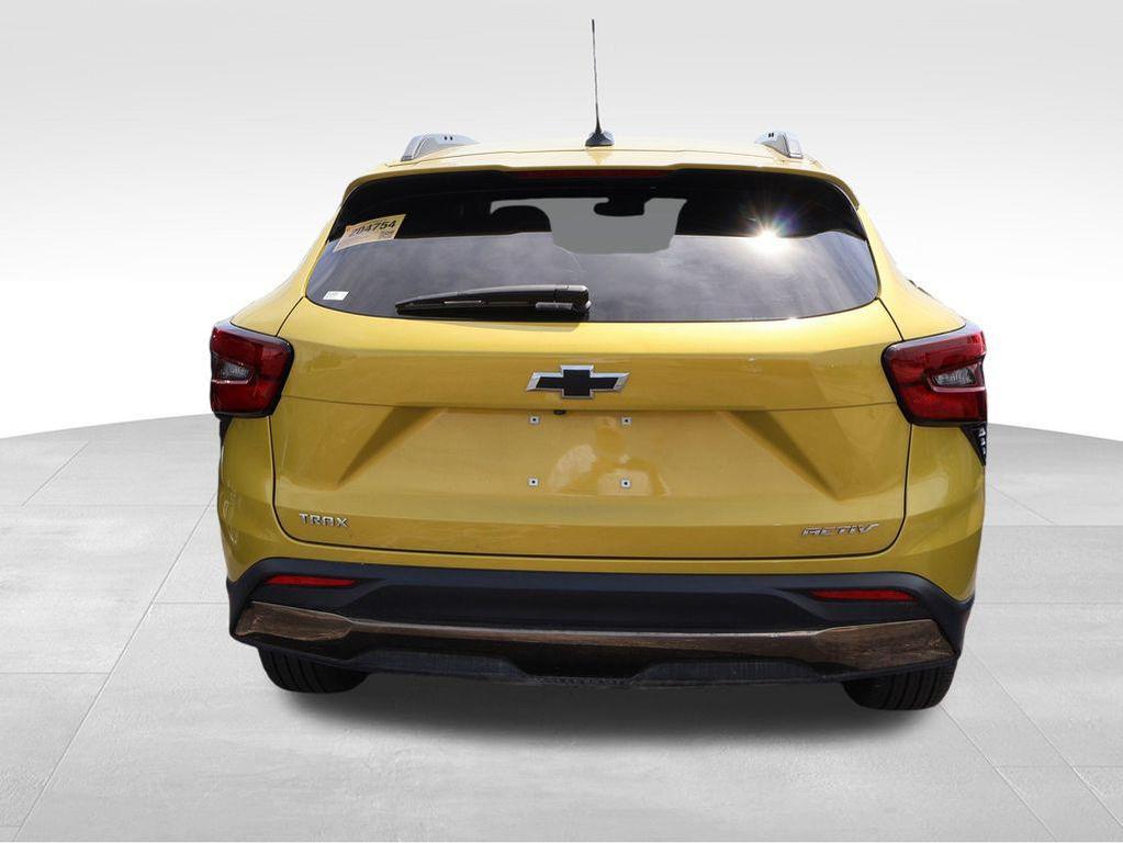 used 2024 Chevrolet Trax car, priced at $24,271