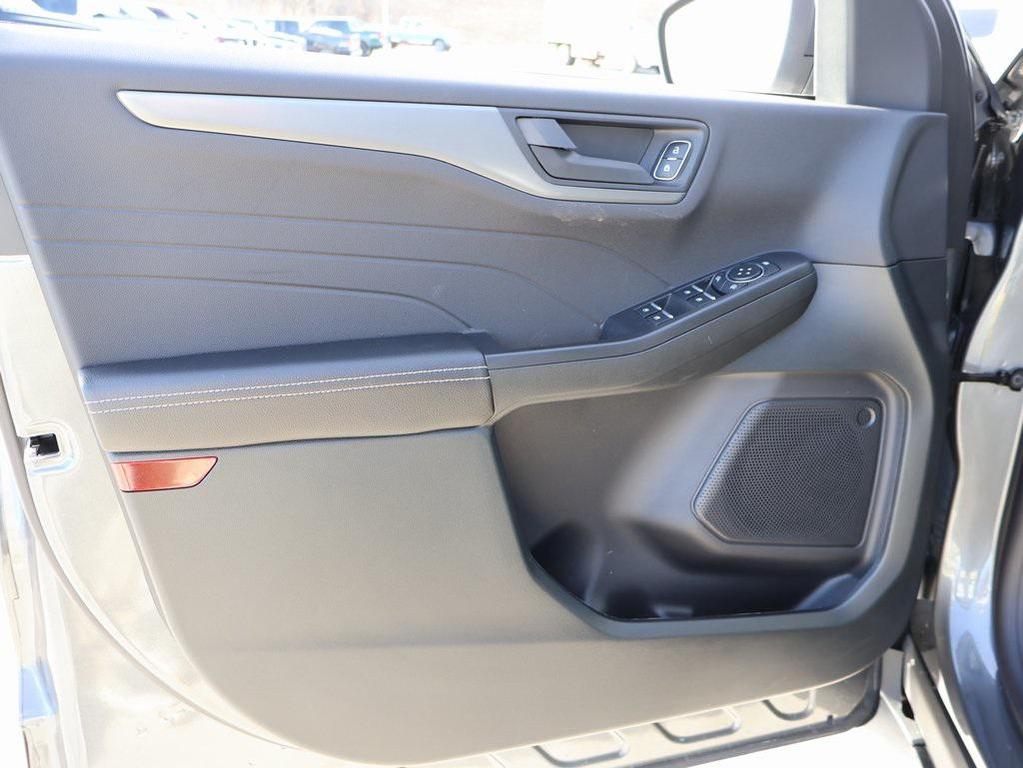 new 2026 Ford Escape car, priced at $29,928