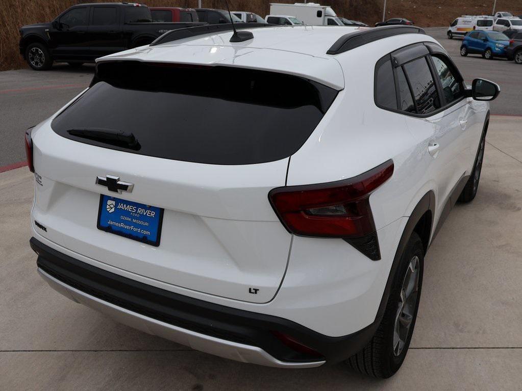 used 2025 Chevrolet Trax car, priced at $22,274