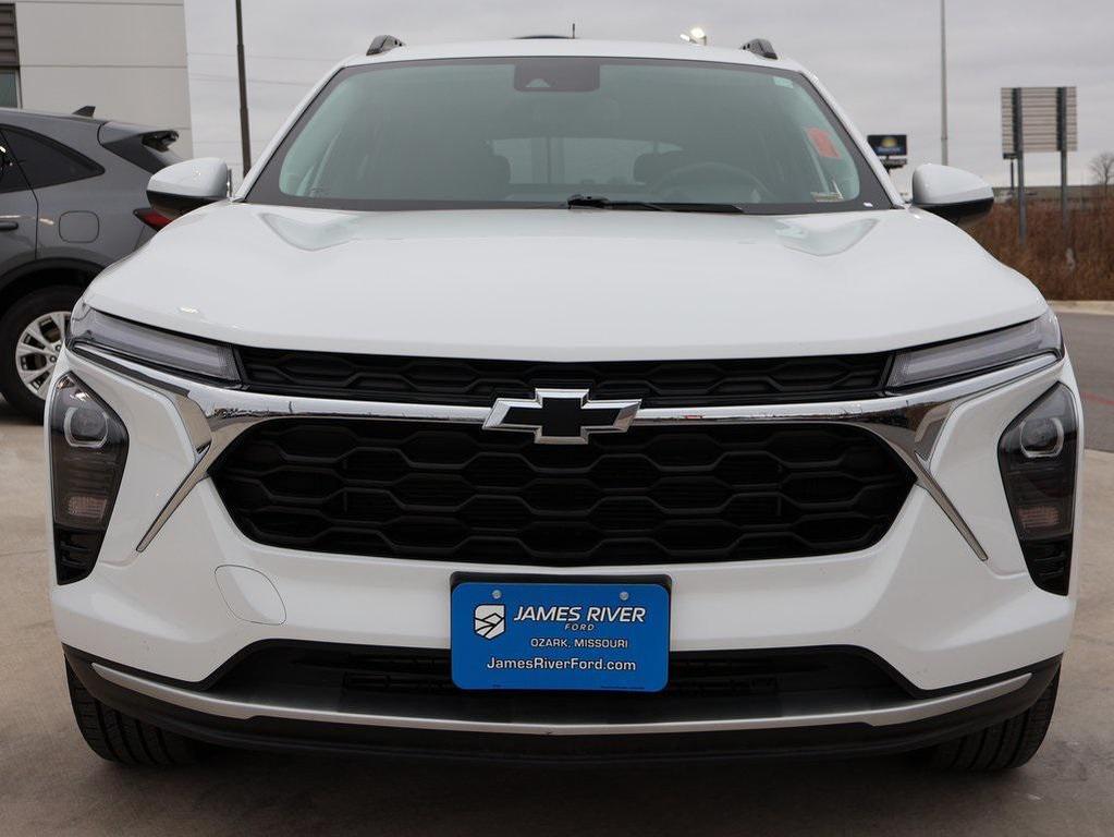 used 2025 Chevrolet Trax car, priced at $22,274