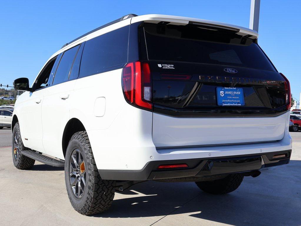 new 2025 Ford Expedition car, priced at $84,922