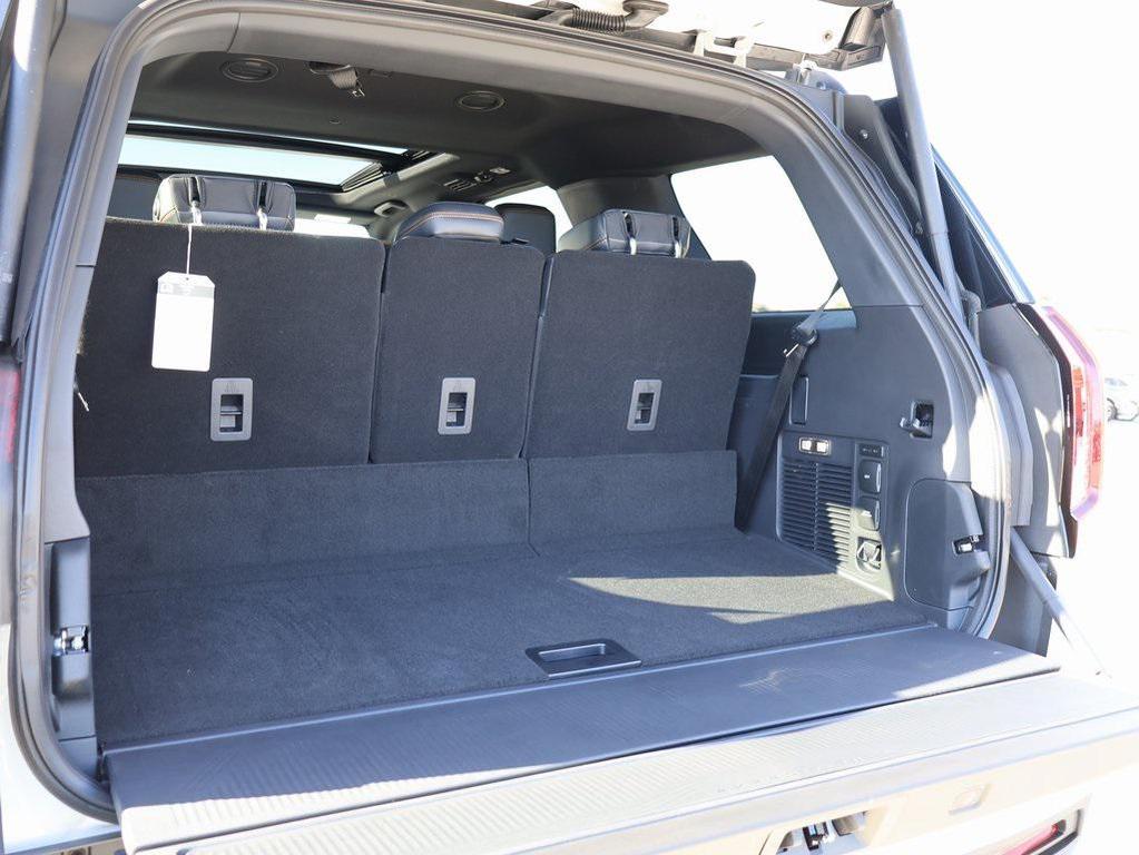 new 2025 Ford Expedition car, priced at $84,922