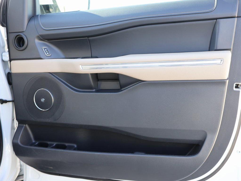 used 2024 Ford Expedition car, priced at $48,487