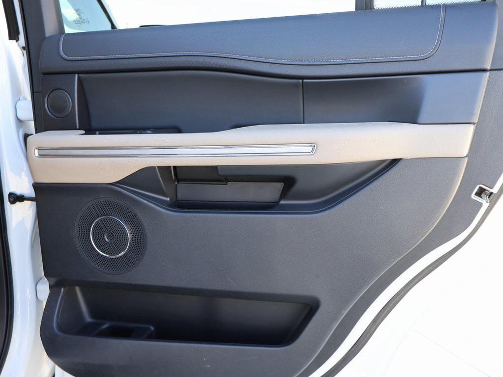 used 2024 Ford Expedition car, priced at $48,487