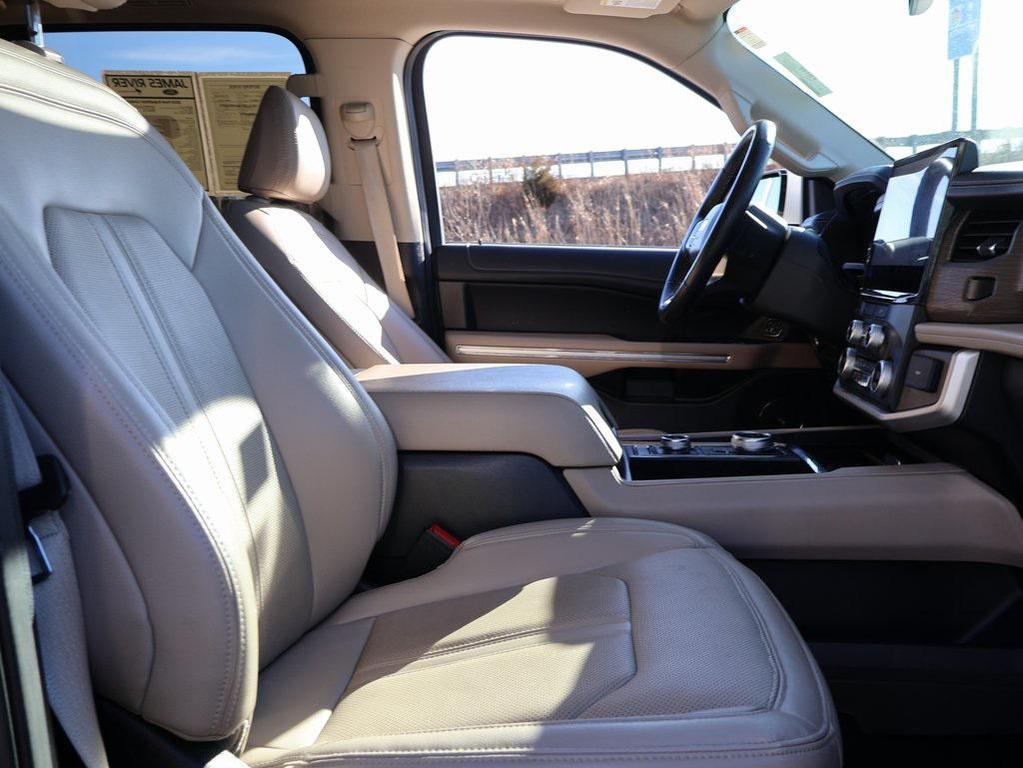 used 2024 Ford Expedition car, priced at $48,487