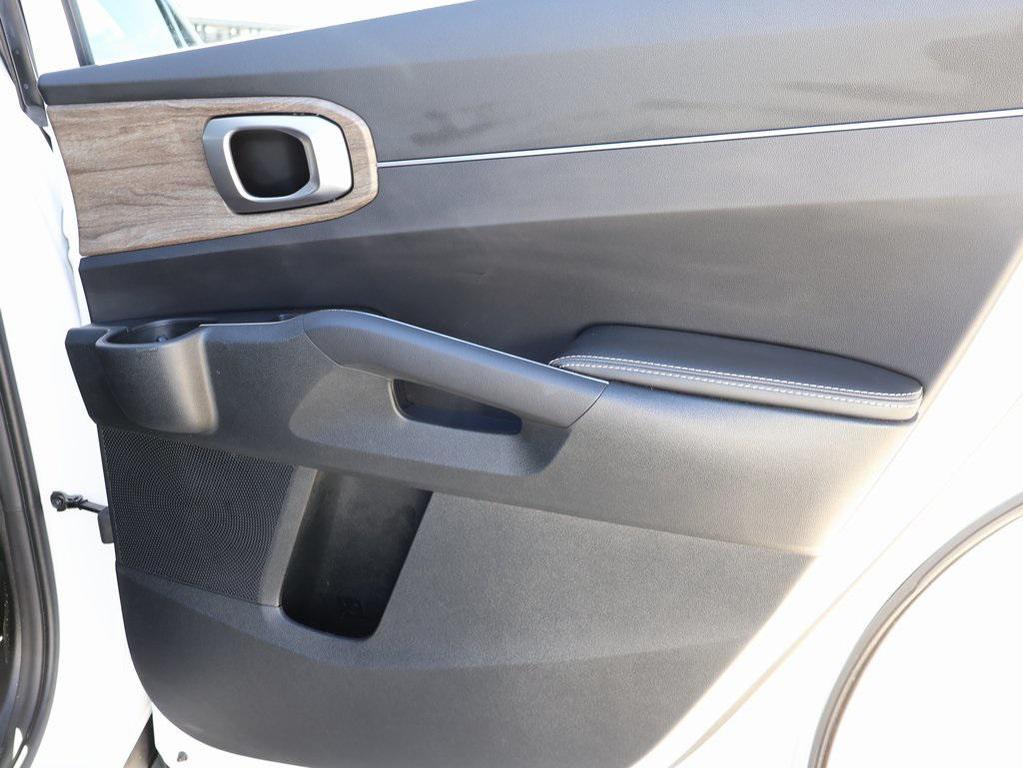 used 2022 Kia Sorento car, priced at $25,998