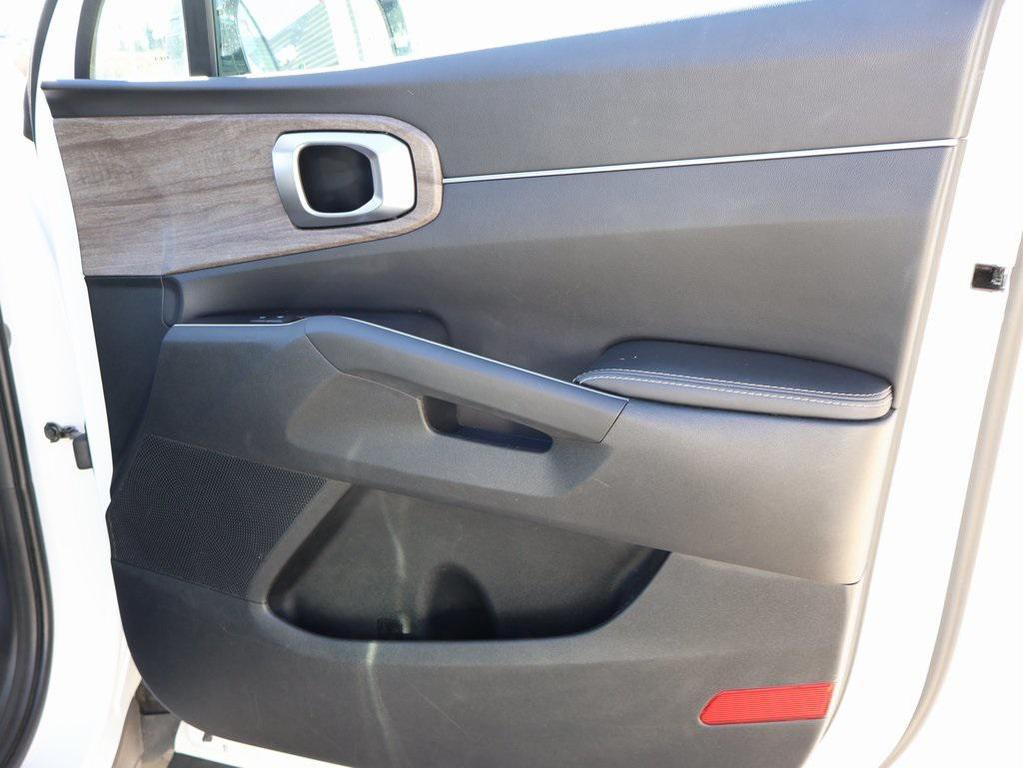 used 2022 Kia Sorento car, priced at $25,998