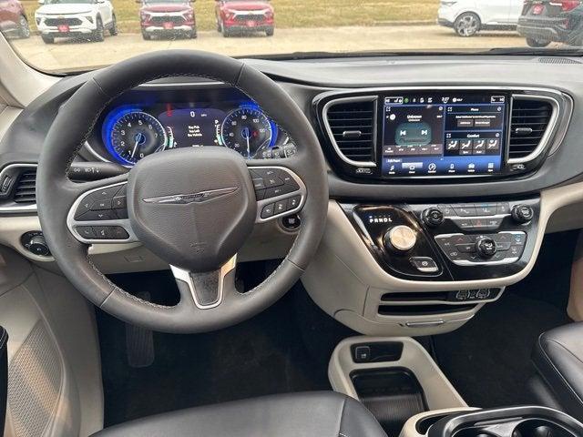 used 2024 Chrysler Pacifica car, priced at $29,995