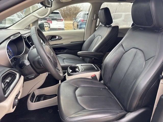 used 2024 Chrysler Pacifica car, priced at $29,995