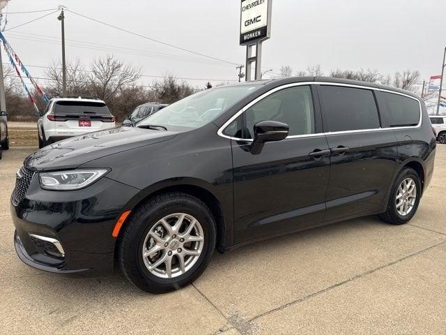 used 2024 Chrysler Pacifica car, priced at $26,495