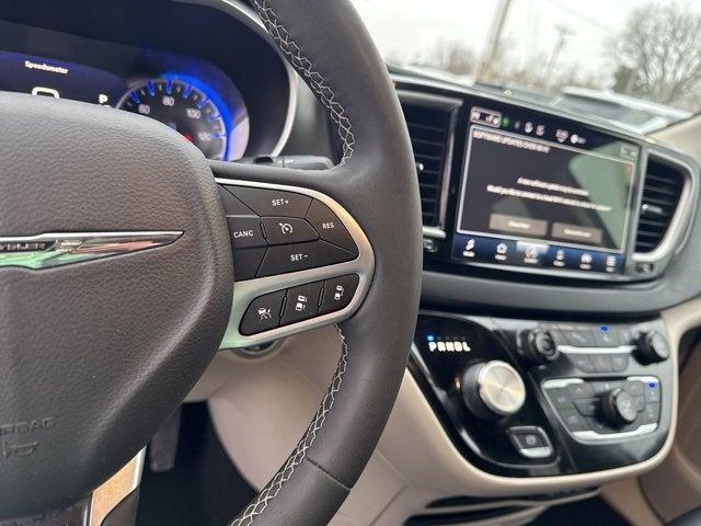 used 2024 Chrysler Pacifica car, priced at $29,995