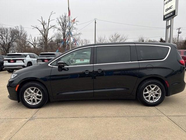 used 2024 Chrysler Pacifica car, priced at $29,995