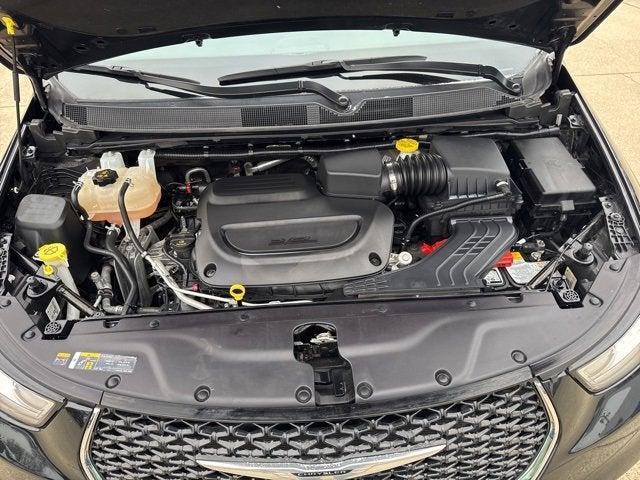 used 2024 Chrysler Pacifica car, priced at $29,995