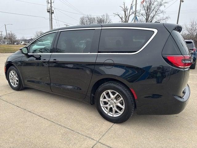 used 2024 Chrysler Pacifica car, priced at $29,995