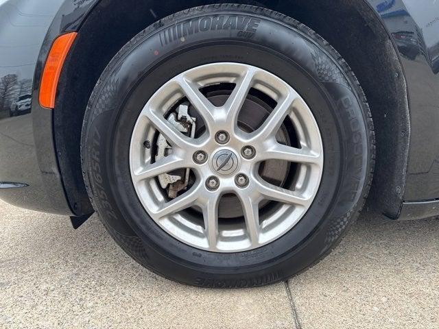 used 2024 Chrysler Pacifica car, priced at $29,995