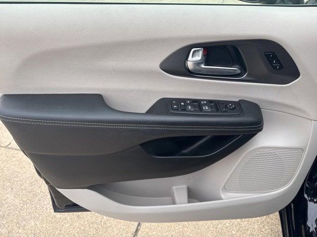 used 2024 Chrysler Pacifica car, priced at $29,995