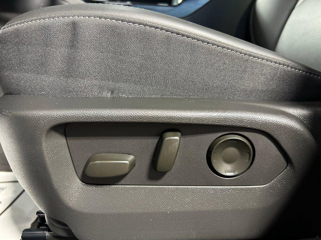 used 2025 Buick Envision car, priced at $30,882