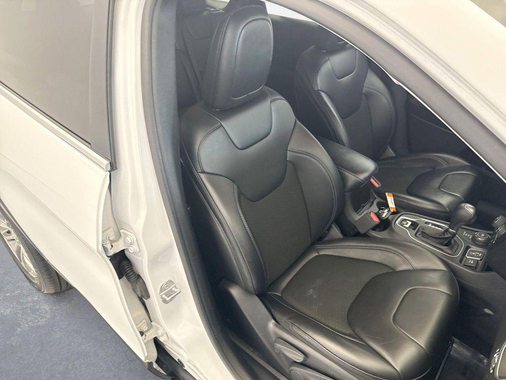 used 2020 Jeep Cherokee car, priced at $20,039
