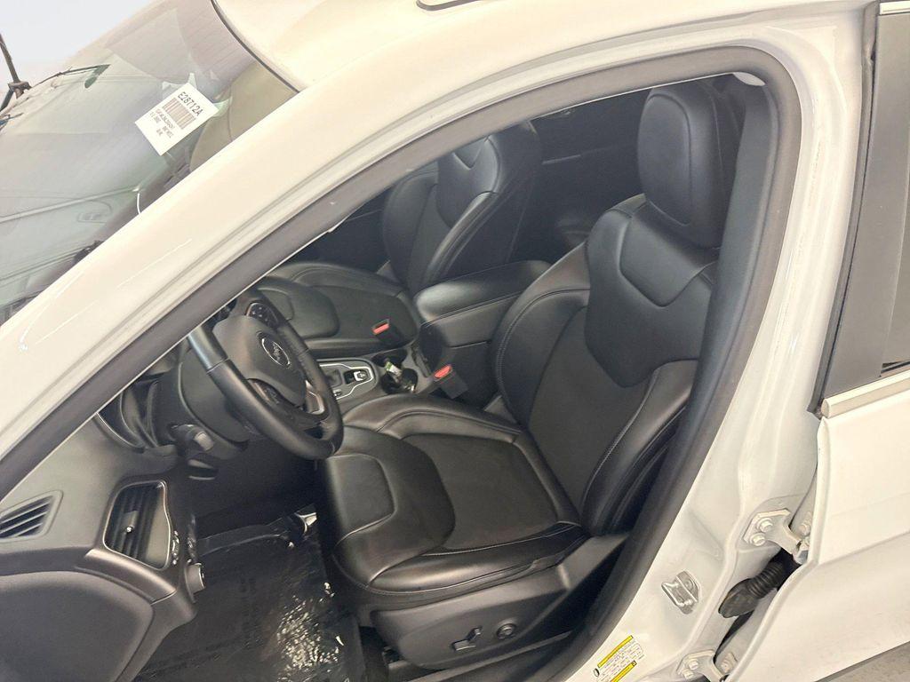 used 2020 Jeep Cherokee car, priced at $20,039