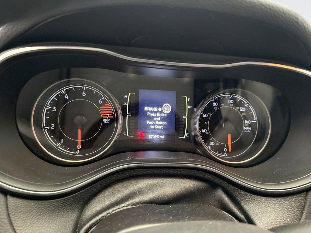 used 2020 Jeep Cherokee car, priced at $20,039