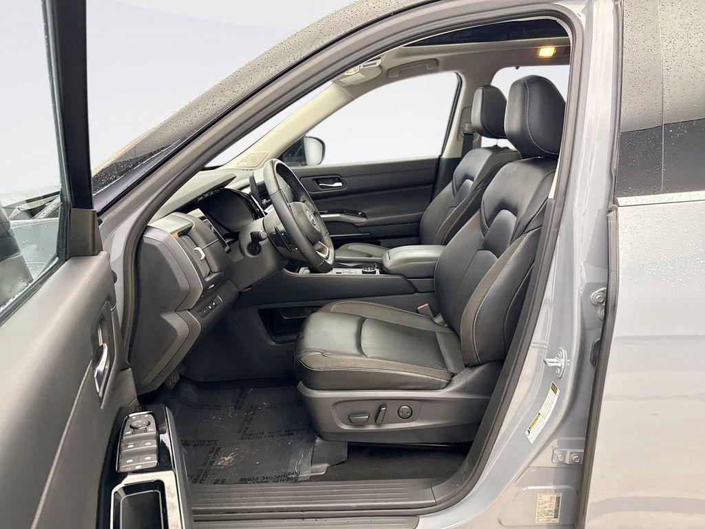 used 2023 Nissan Pathfinder car, priced at $36,399