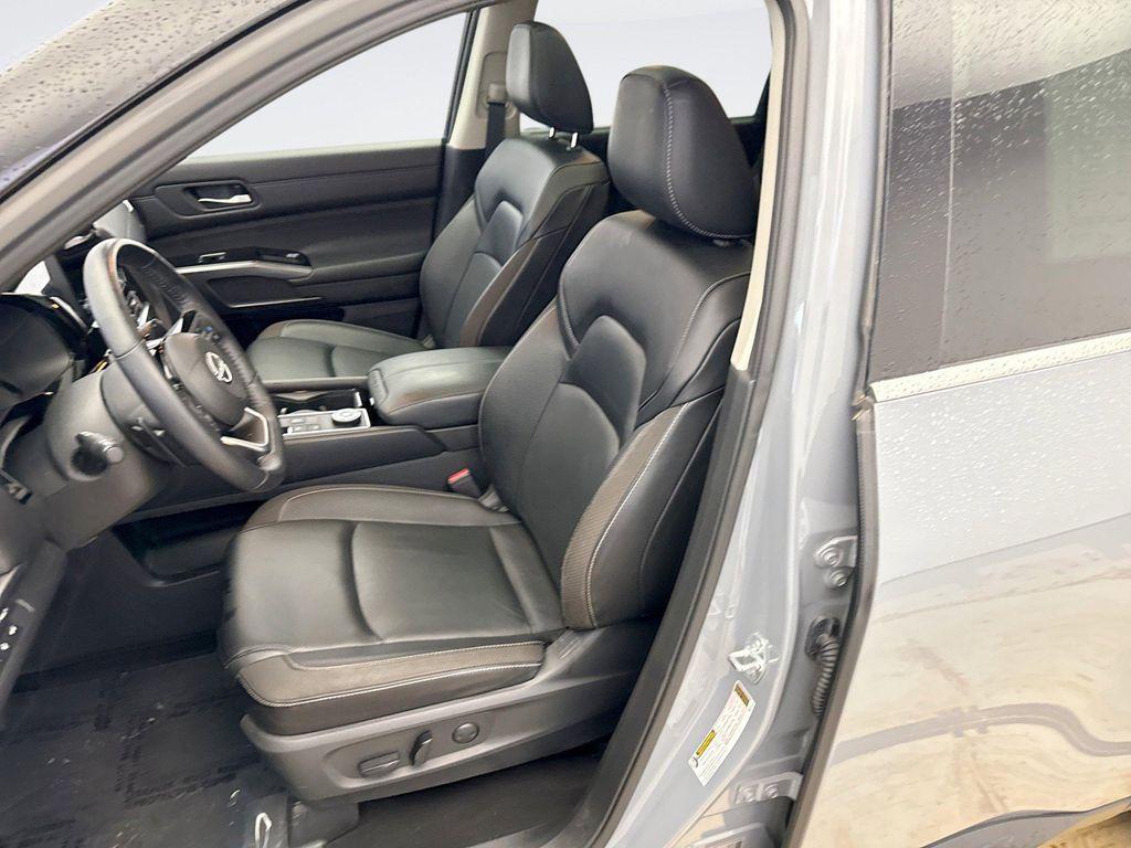 used 2023 Nissan Pathfinder car, priced at $36,399